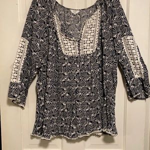 Crown & Ivy top with cute crotchet details